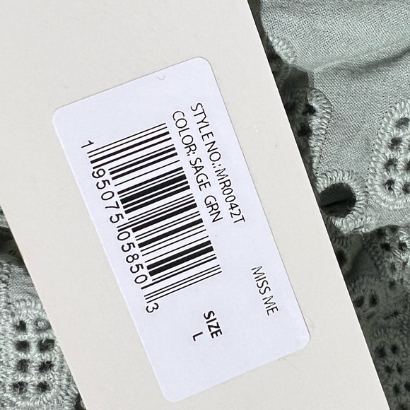 Miss Me Romper - Picture 3 of 3